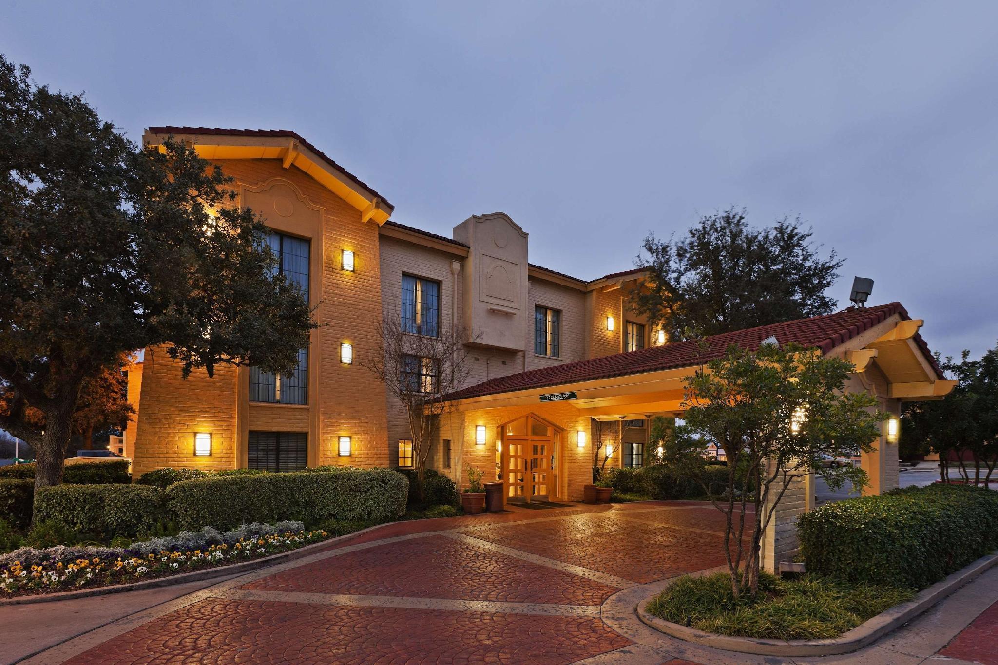 La Quinta Inn By Wyndham San Antonio I-35 N At Toepperwein Exterior foto