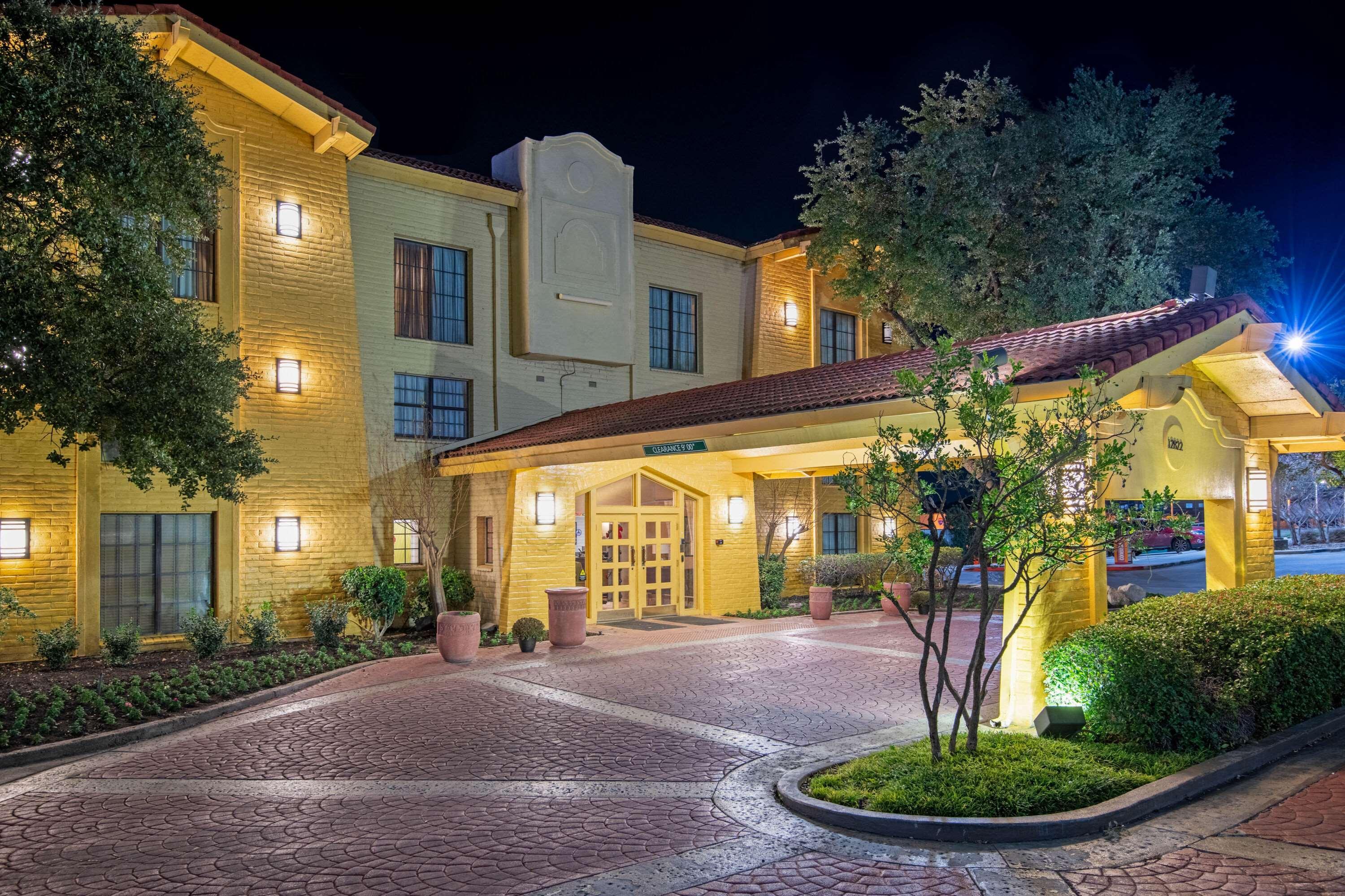 La Quinta Inn By Wyndham San Antonio I-35 N At Toepperwein Exterior foto